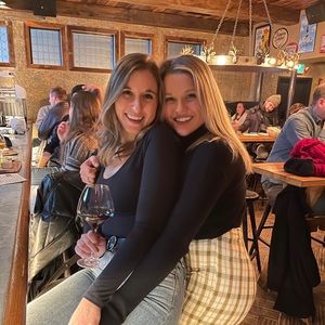 Meet your Posher, Alexis